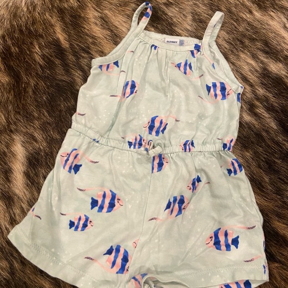 Carter’s Romper - Picture 2 of 3